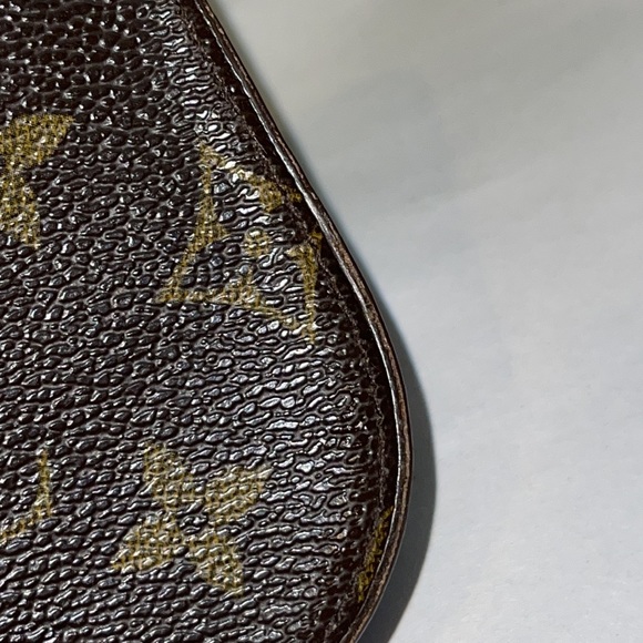 Authentic Vintage Louis Vuitton coin purse - Picture 13 of 17